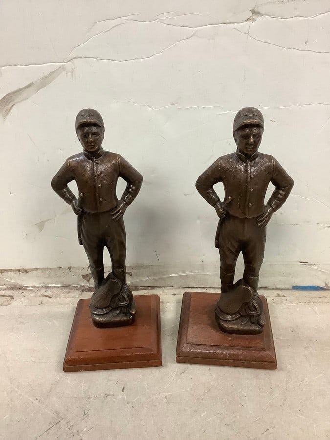 Lot of 10in.tall jockies bronze bookends: Lot of 10in.tall jockies bronze bookends