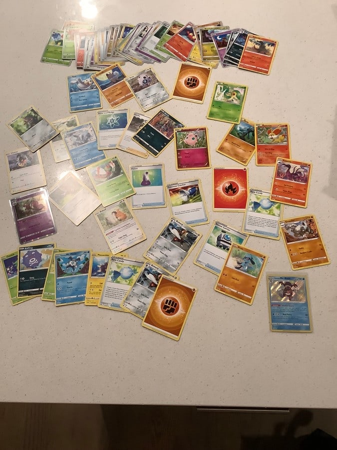 Huge lot of English and japanese pokemon cards from scarlet, violet, shining fates, crown zenith,: Huge lot of English and japanese pokemon cards from scarlet, violet, shining fates, crown zenith, evolutions and more