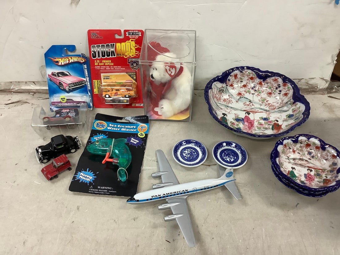 Lot of decorative ceramic bowls and plates(Shenango china and more), collectible beanie babie in (1 of 1)