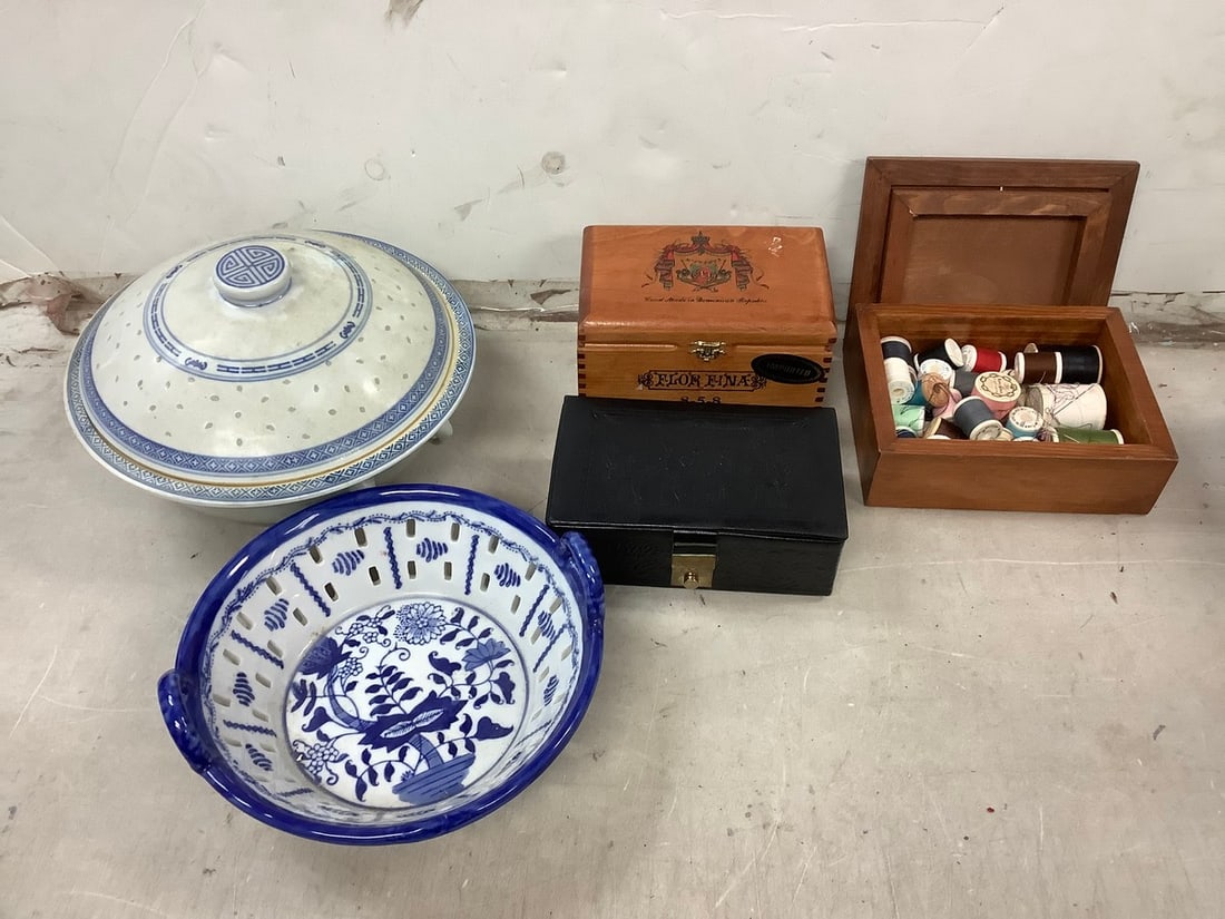 Lot of wooden box full of thread, wooden cigar box holder, and decorative ceramic bowls: Lot of wooden box full of thread, wooden cigar box holder, and decorative ceramic bowls