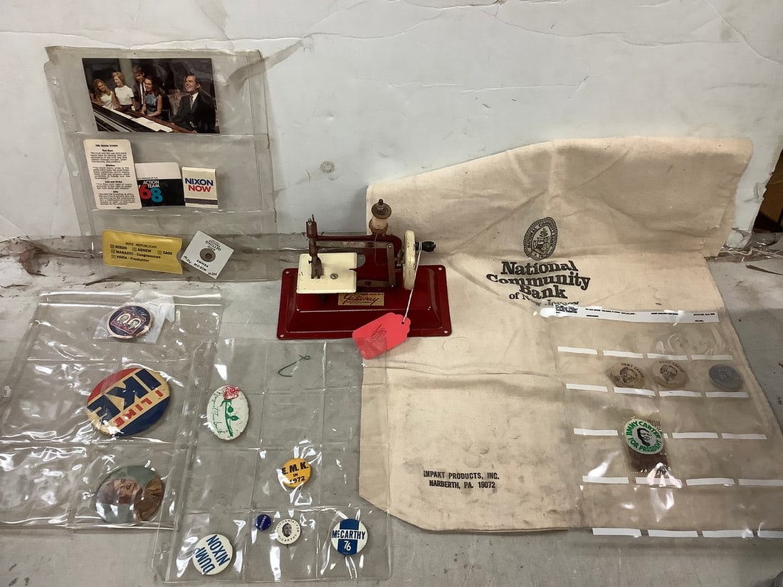 Lot of vintage political pins, vintage Gateway sewing machine, and more: Lot of vintage political pins, vintage Gateway sewing machine, and more