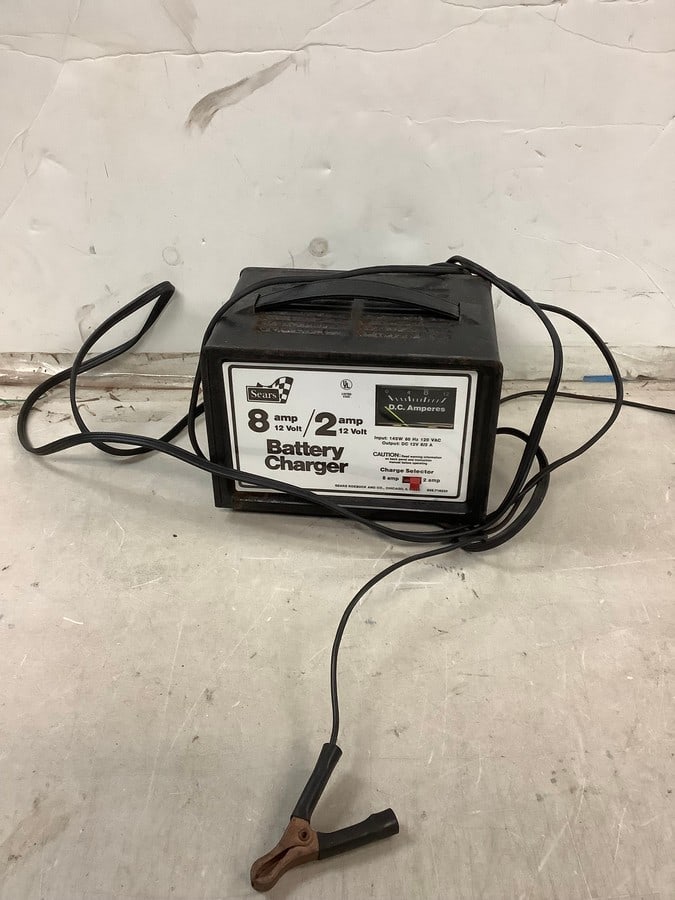 Vintage sears automobile battery charger, working condition (1 of 1)