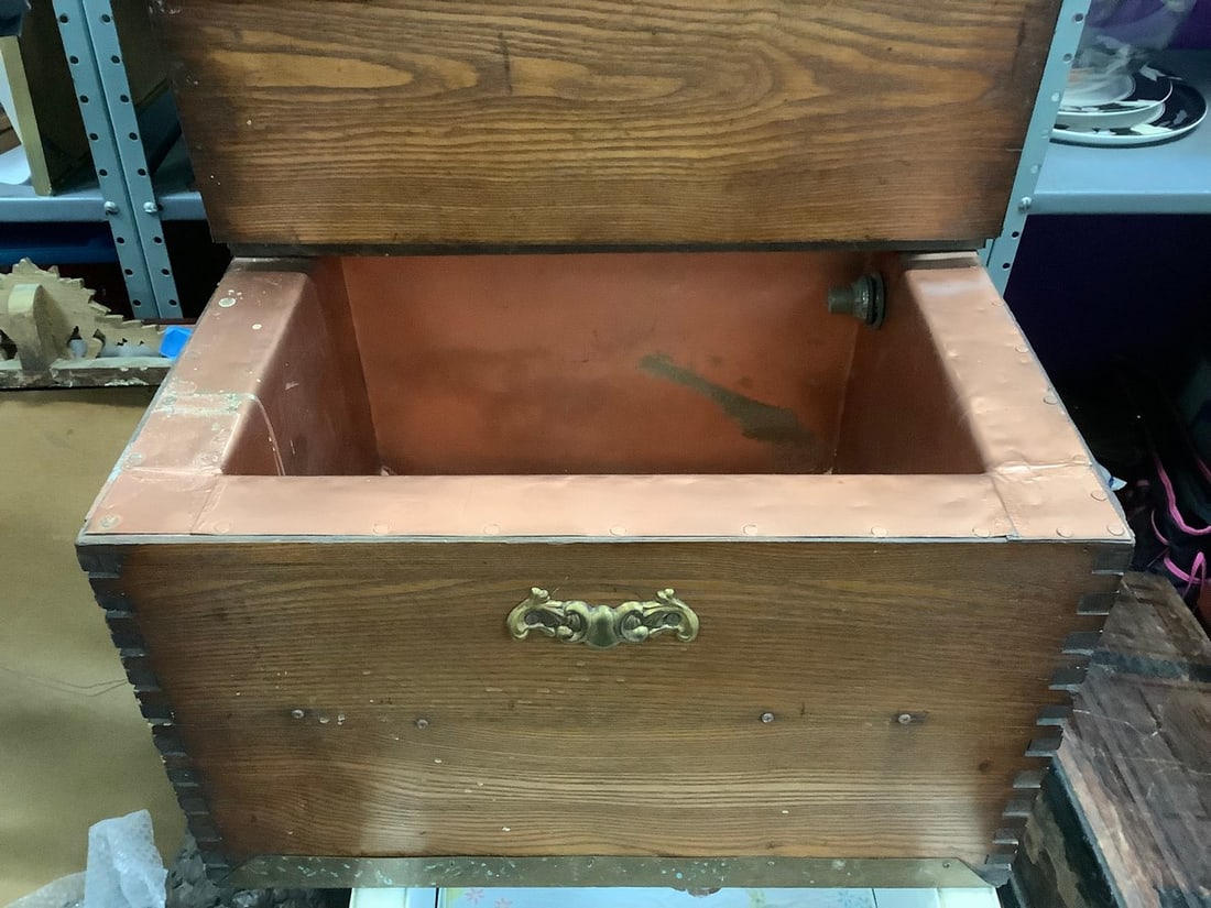 Copper lined insulated wooden chest 22in.x17in.x14in. (1 of 1)