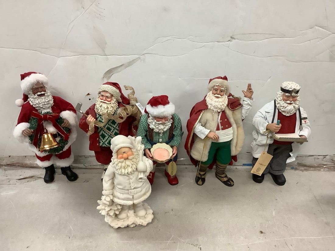 Lot of santa statues(K&A collectibles,Kurt. S. Adler, P.D.L.,and more tallest 11in.): Lot of santa statues(K&A collectibles,Kurt. S. Adler, P.D.L.,and more tallest 11in.)