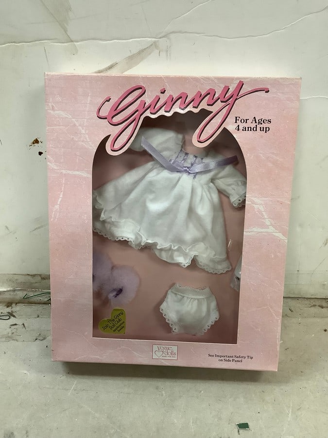 Lot of vintage Ginny clothing accessory set (1 of 1)