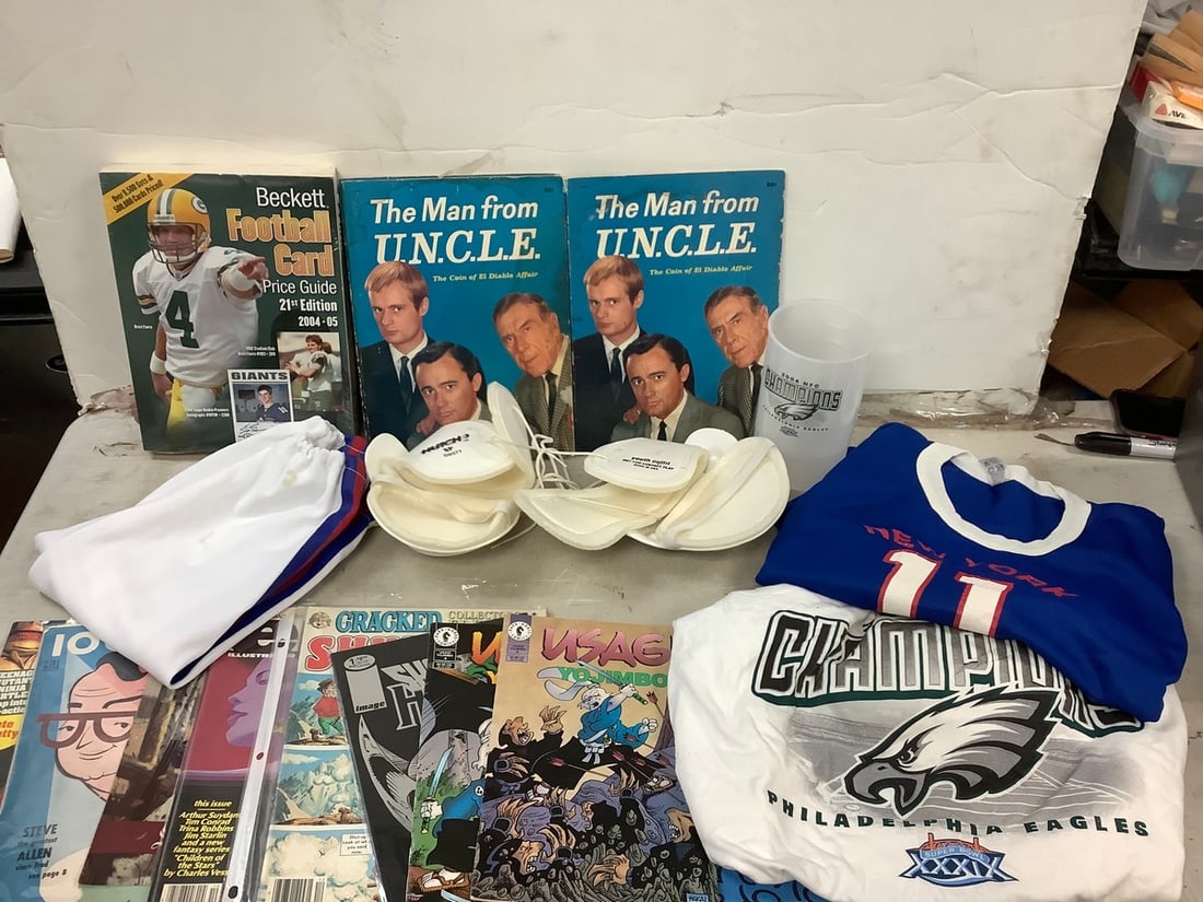 Lot of comic books(Usagi, Epic, and more), football t-shirts, and more (1 of 1)