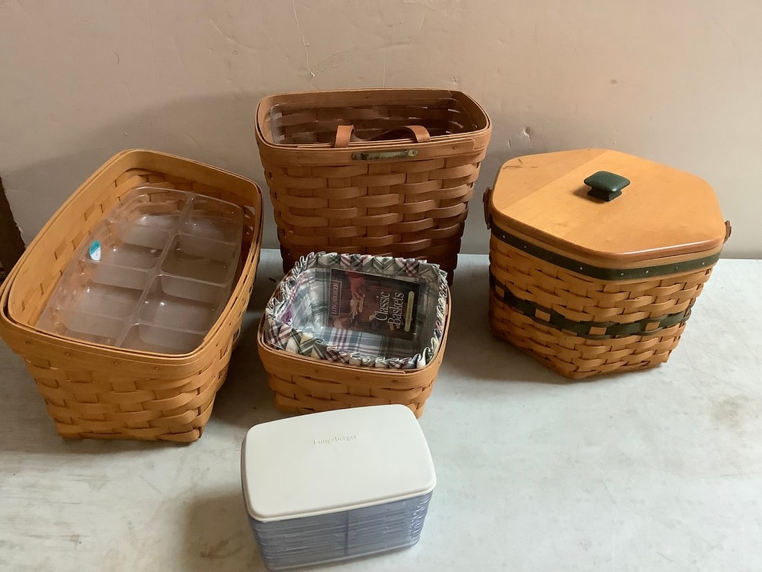 Lot of vintage Longaberger picnic baskets and more(tallest basket 9.5in.x10in.x5.5in.) (1 of 1)