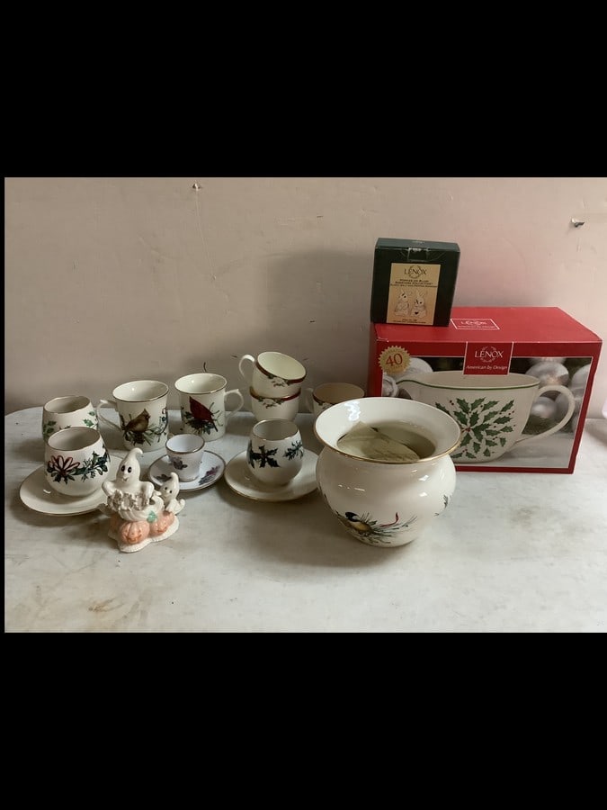 Lot of decorative mugs, planter(5.5in.tall), and more(Pfaltzgraff, Lenox, and more): Lot of decorative mugs, planter(5.5in.tall), and more(Pfaltzgraff, Lenox, and more)