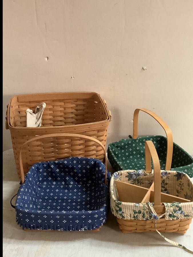 Lot of vintage Longaberger picnic baskets(largest basket 16in.x11in.x12.5in.) (1 of 1)