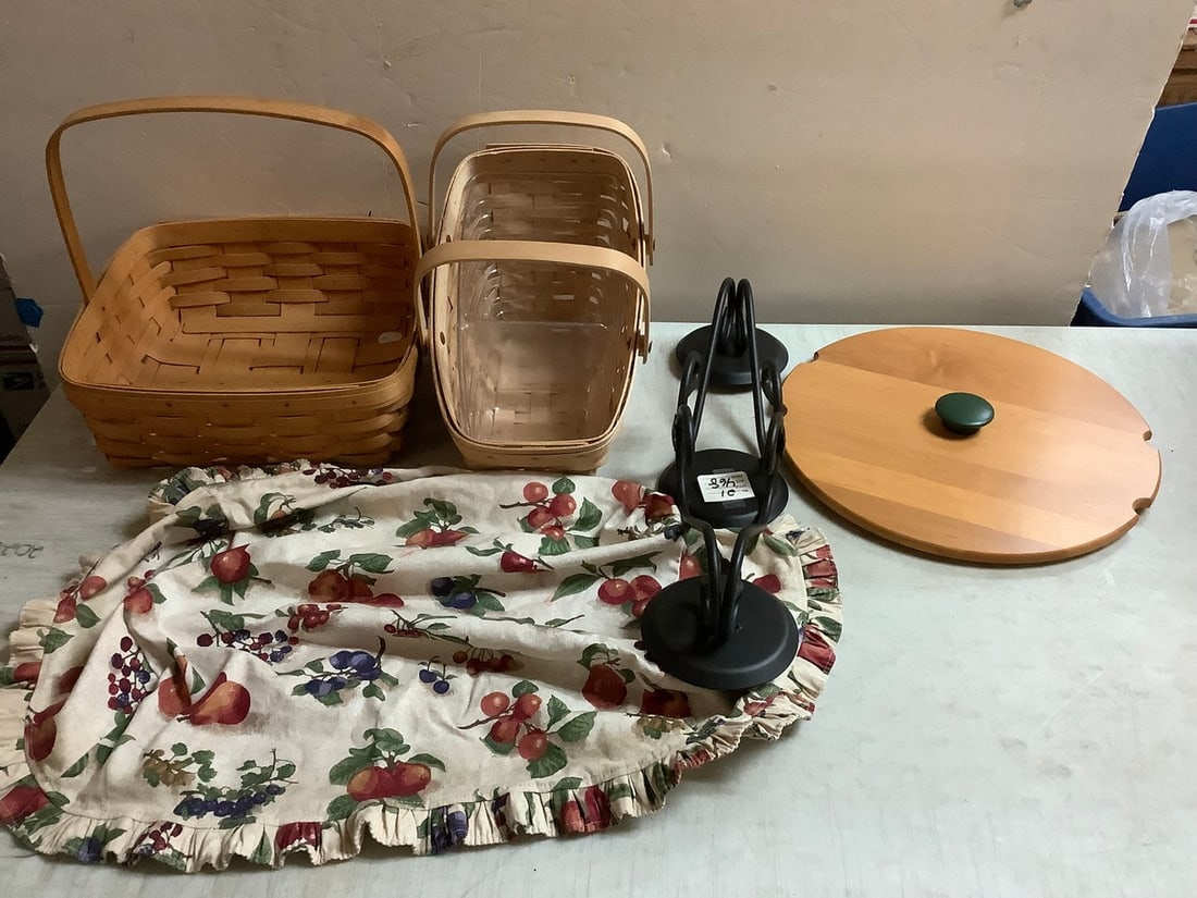 Lot of Longaberger picnic baskets and more (1 of 1)