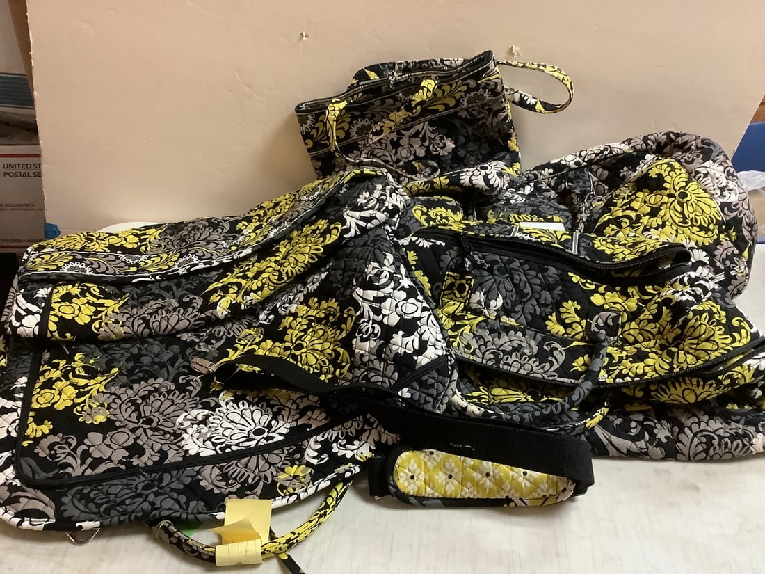 Lot of Vera Bradley bags (1 of 1)