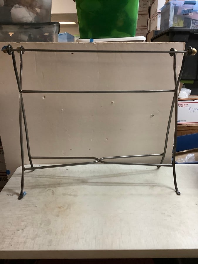 Blanket holding stand(34.5in.long, 11in.wide, 29.5in.tall): Blanket holding stand(34.5in.long, 11in.wide, 29.5in.tall)