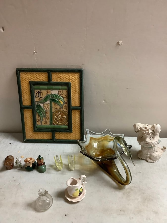 Lot of house decor(walll hanging, swan bowl-7in.tall,and statues), one slightly chipped: Lot of house decor(walll hanging, swan bowl-7in.tall,and statues), one slightly chipped