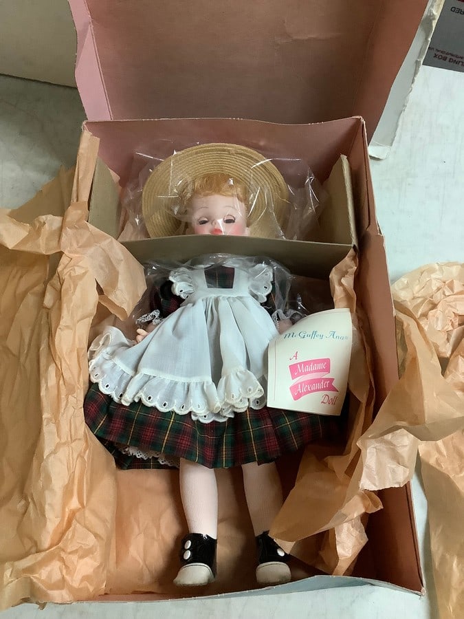 Vintage Madame Alexander doll(13in.tall): Vintage Madame Alexander doll(13in.tall)