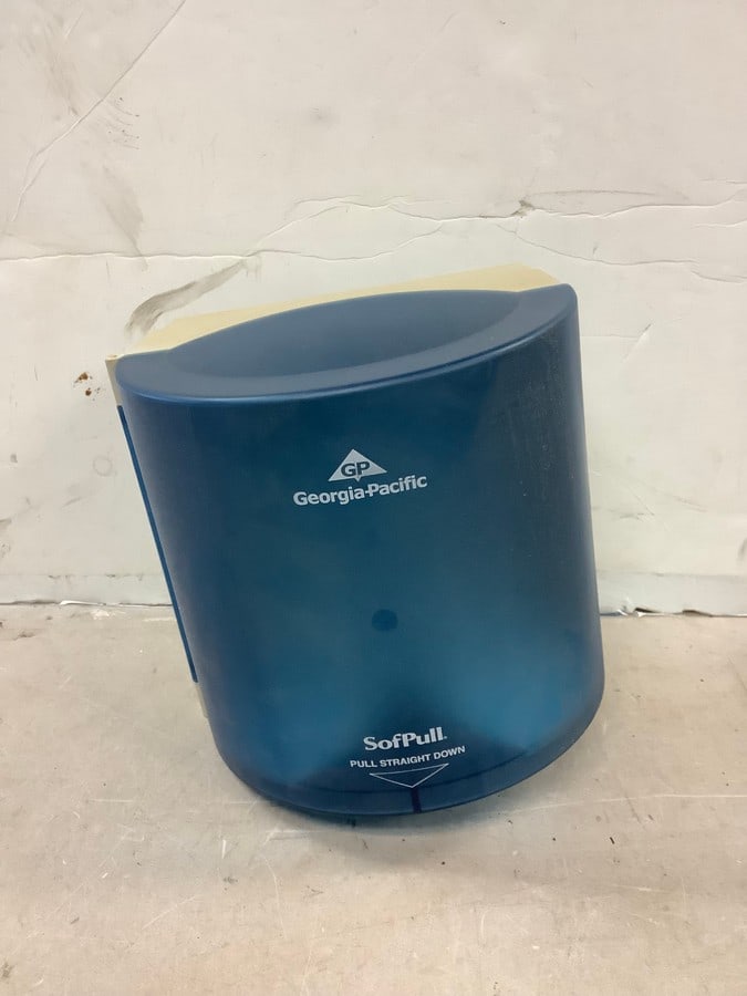 Georgia Pacific paper towel dispenser (1 of 1)
