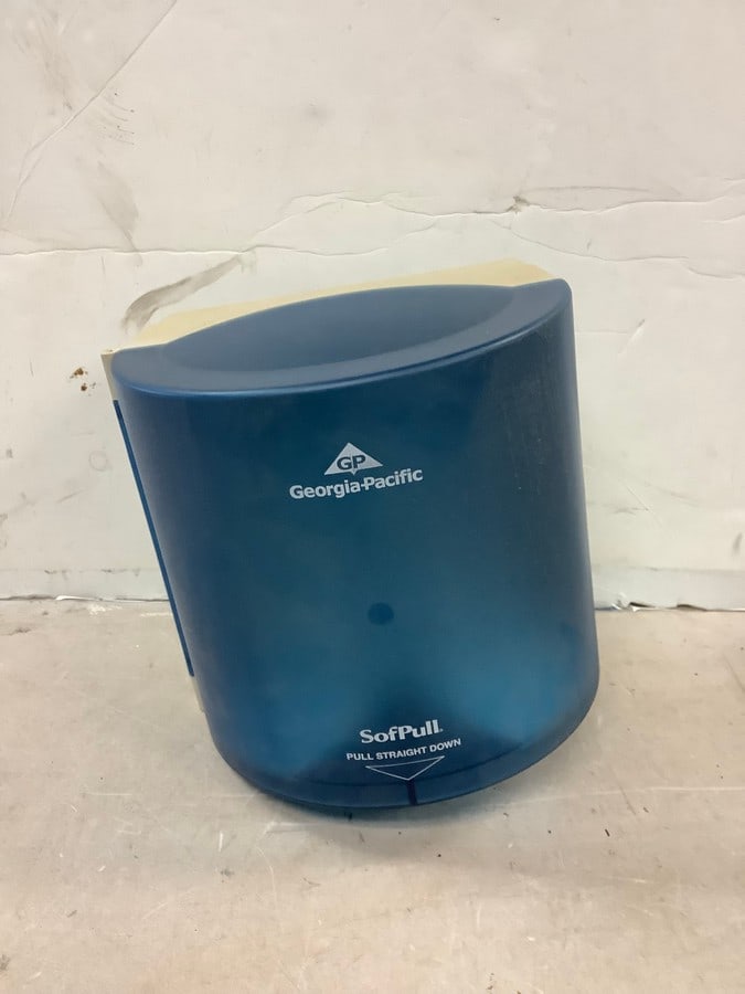 Georgia Pacific paper towel dispenser (1 of 1)