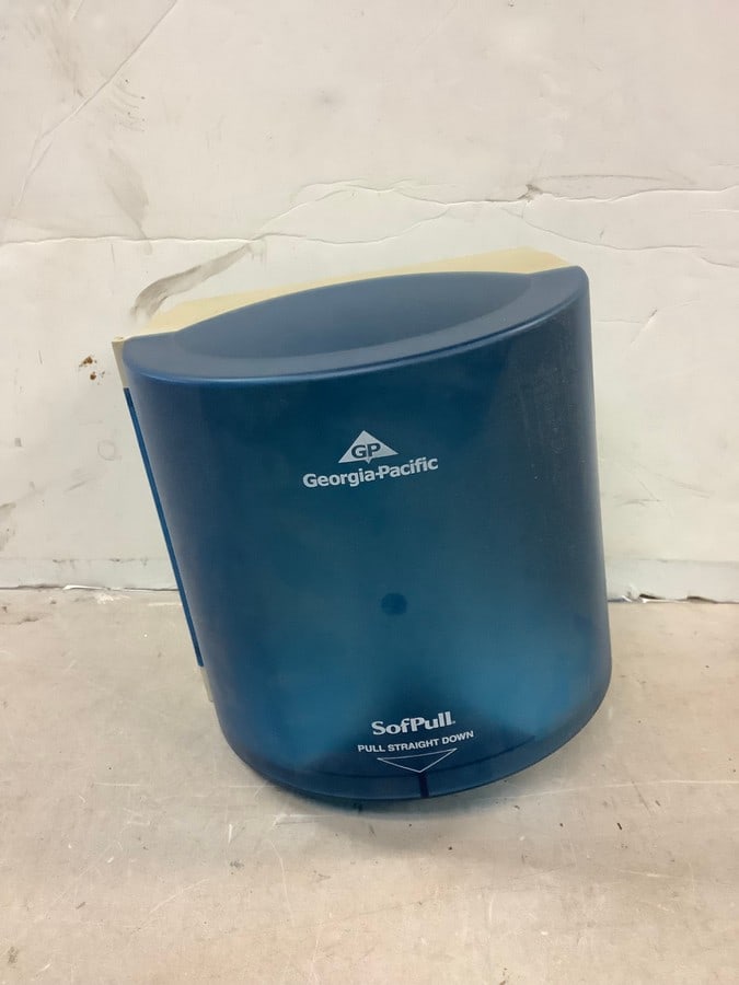 Georgia Pacific paper towel dispenser (1 of 1)