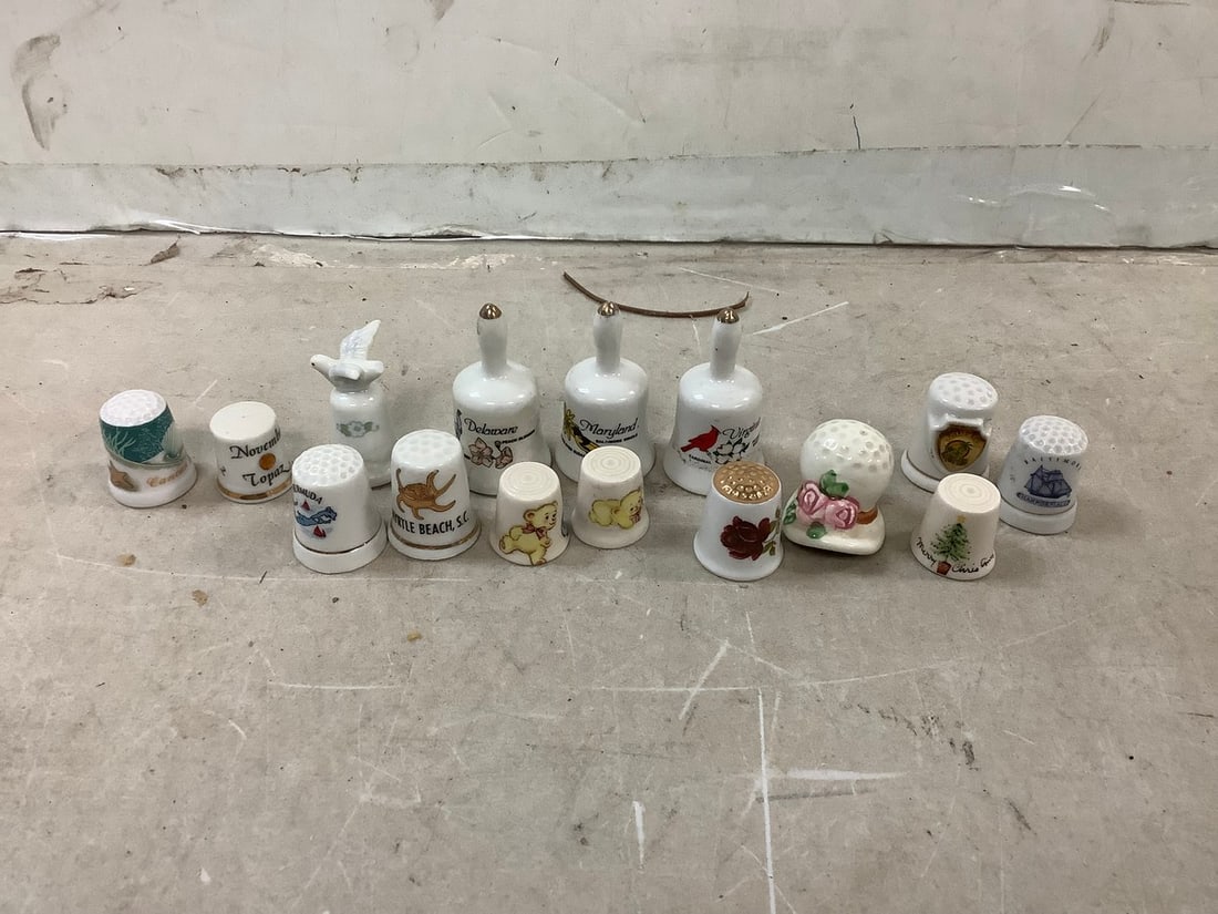 Lot of thimbles and more: Lot of thimbles and more