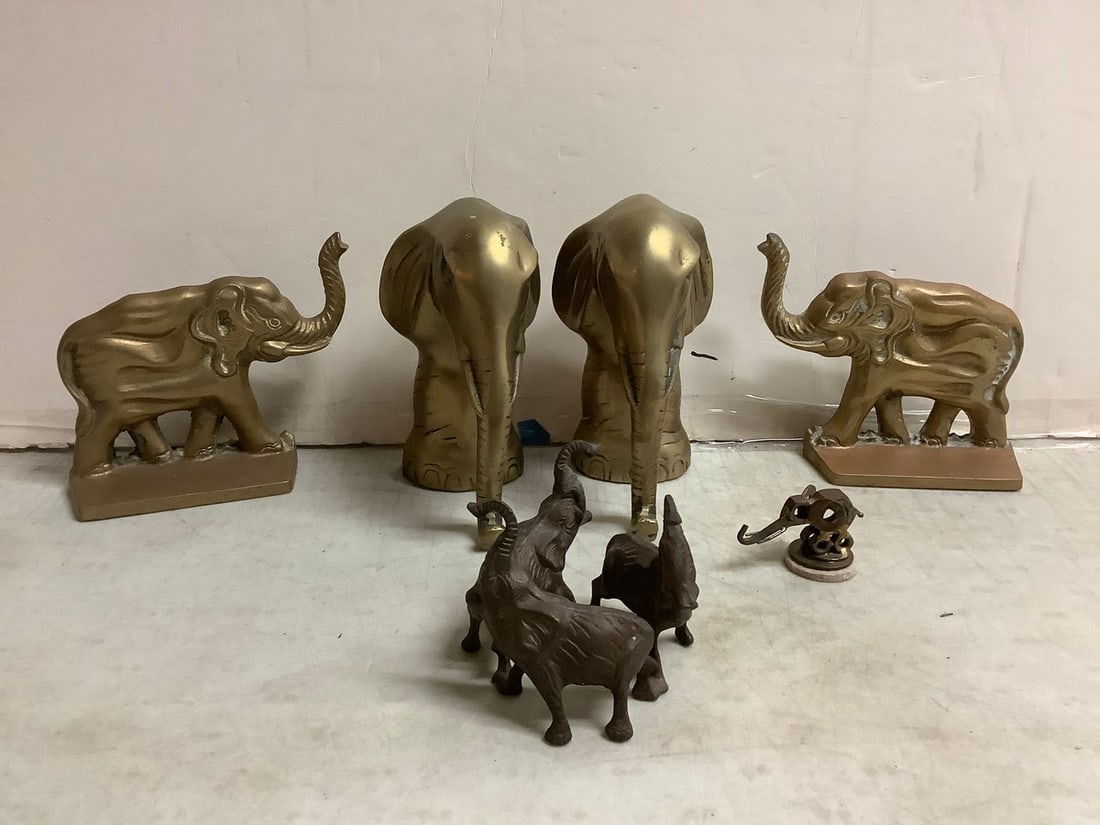 Lot of brass elephant bookends and more(tallest 7.5in.): Lot of brass elephant bookends and more(tallest 7.5in.)