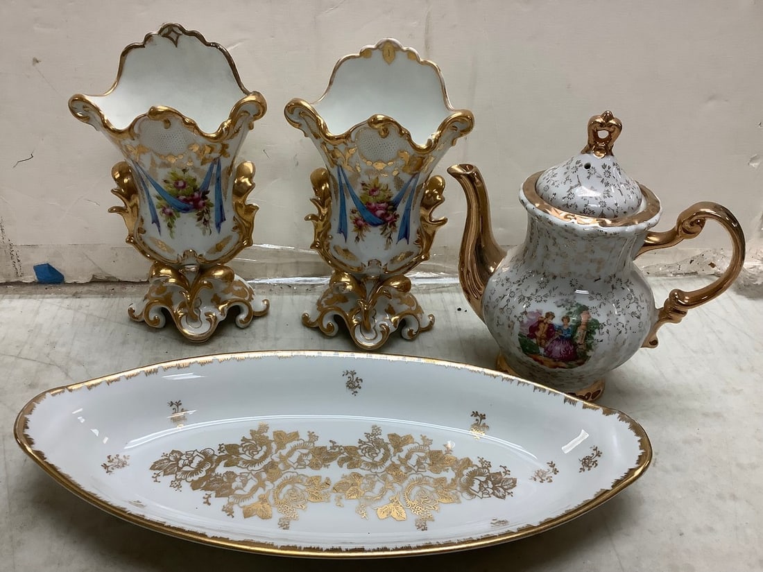 Lot of decorative ceramics(teapot, and more tallest 8in.) (1 of 1)