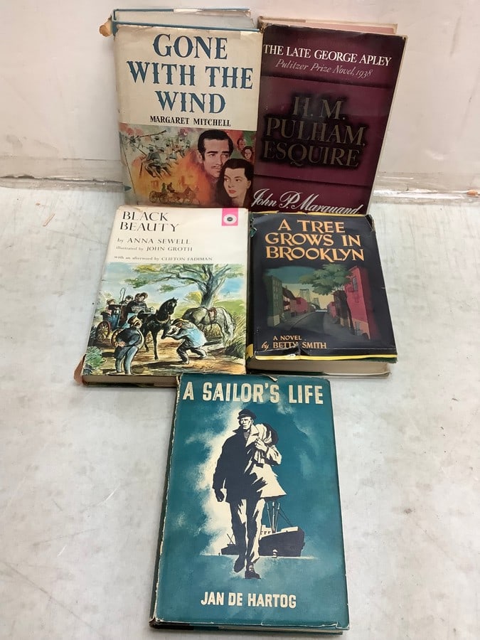 Lot of vintage books(A Sailor's Life, Gone with the Wind, and more): Lot of vintage books(A Sailor's Life, Gone with the Wind, and more)