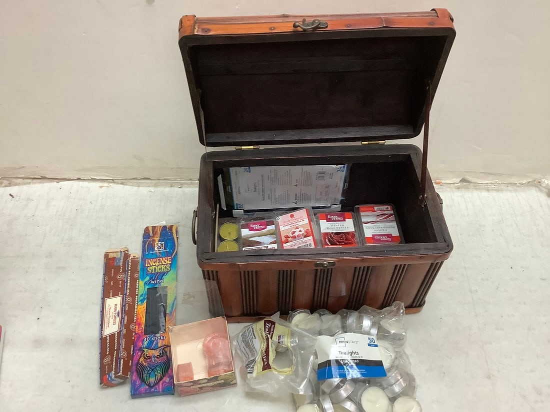 Lot of wooden chest(13.5in.x8in.x10.25in.), candles, and more: Lot of wooden chest(13.5in.x8in.x10.25in.), candles, and more