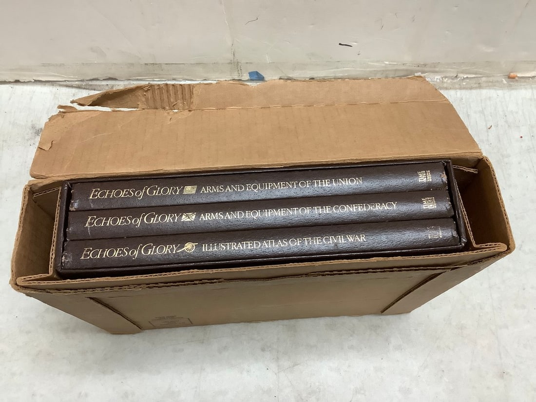 Lot of vintage Echoes of Glory books: Lot of vintage Echoes of Glory books