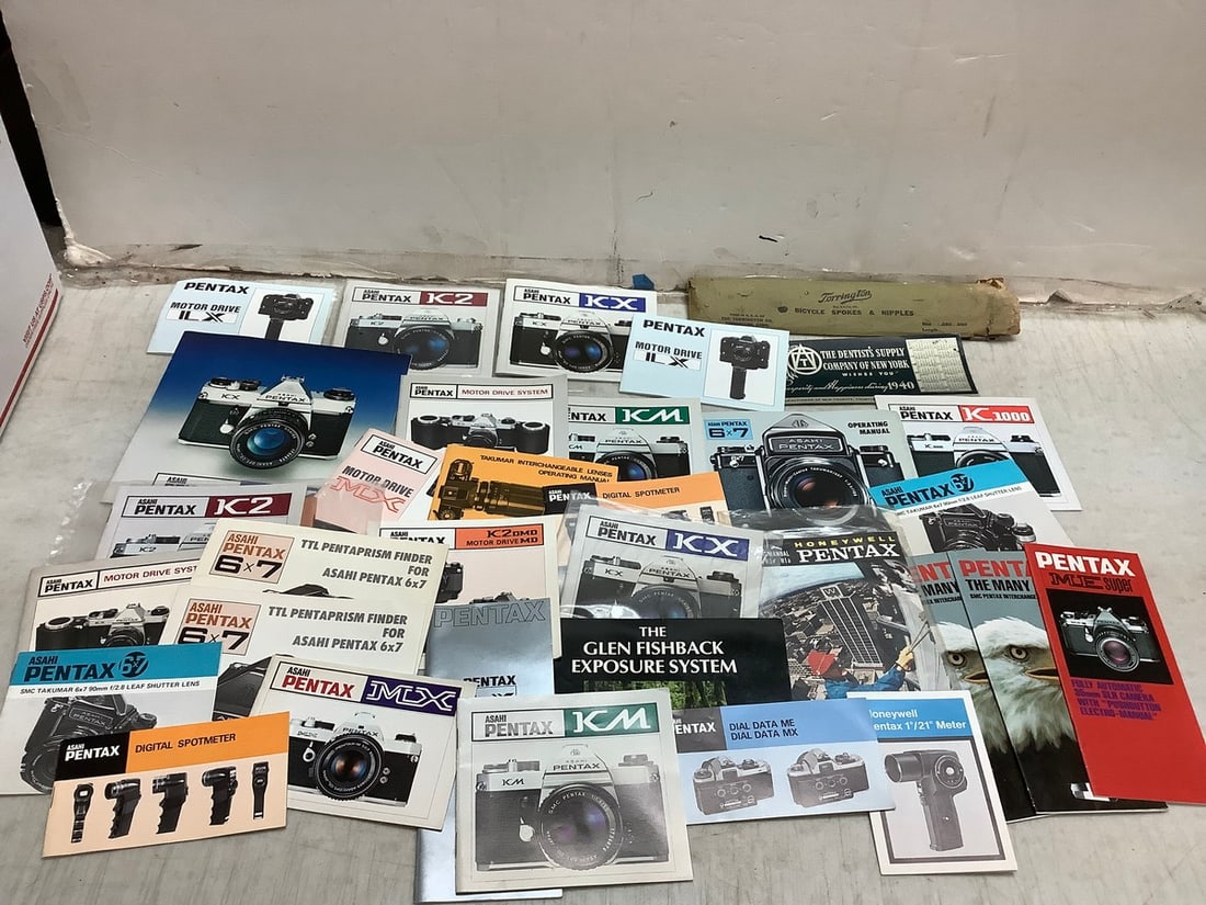 Lot of vintage Pentax camera manuals: Lot of vintage Pentax camera manuals