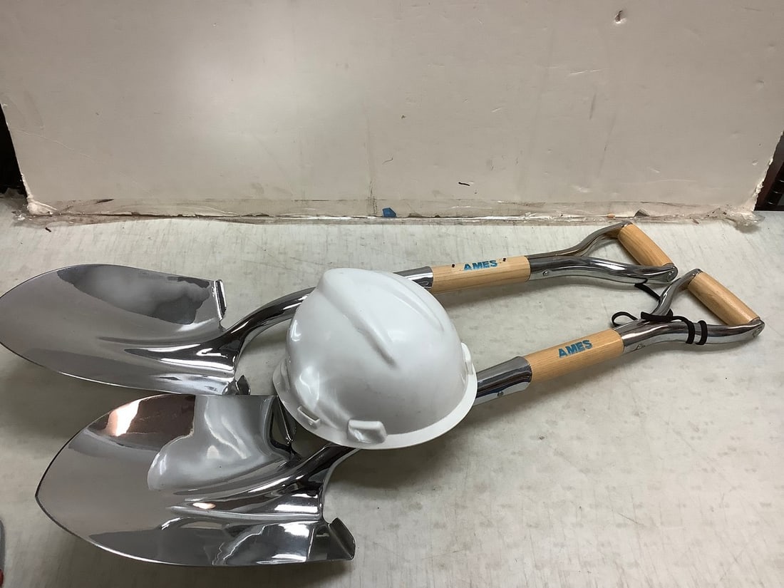 Lot of Ames shovels(36in.tall) ,comes with helmet: Lot of Ames shovels(36in.tall) ,comes with helmet