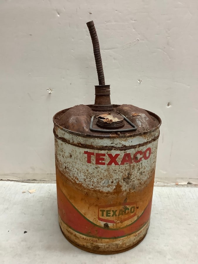 Vintage Texaco gasoline can(22.5in.tall): Vintage Texaco gasoline can(22.5in.tall)