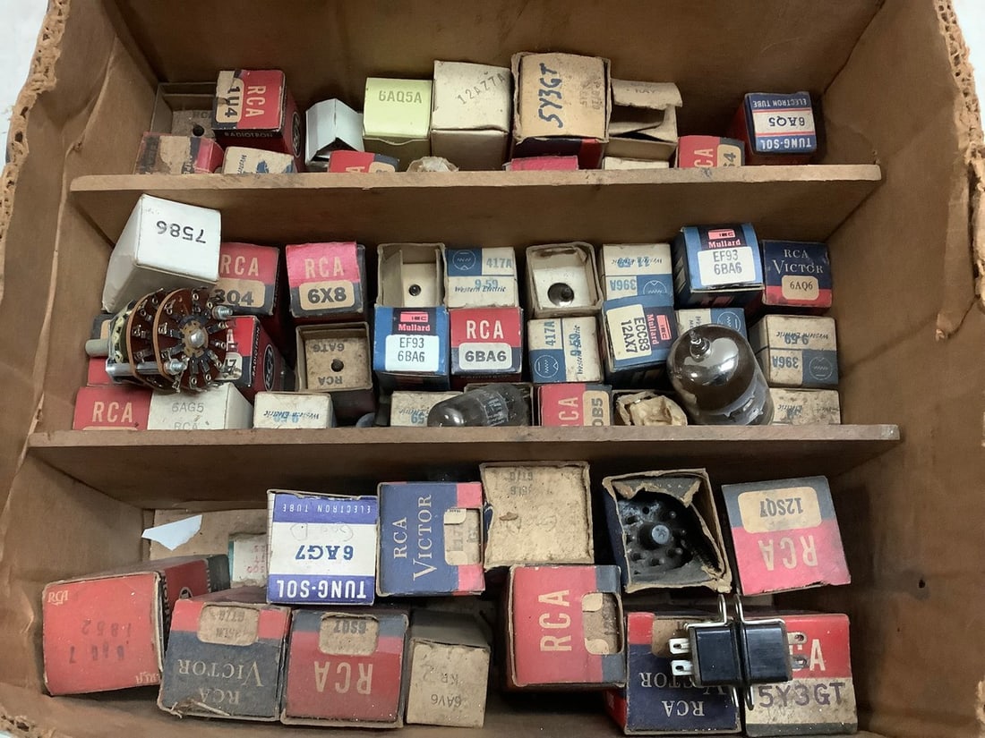 Lot of vintage radio tubes (1 of 1)
