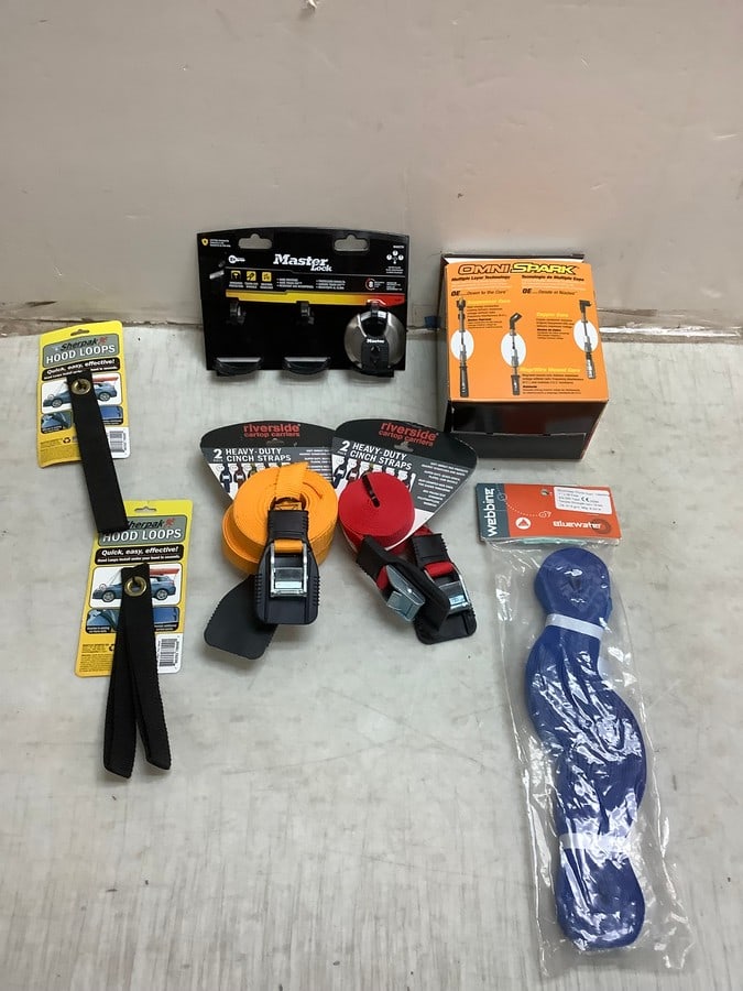 Lot of ropes, Master locks, straps and more. (1 of 1)