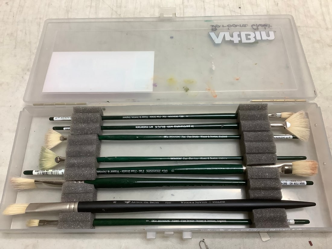 Art Bin brush box with paintbrushes (1 of 1)