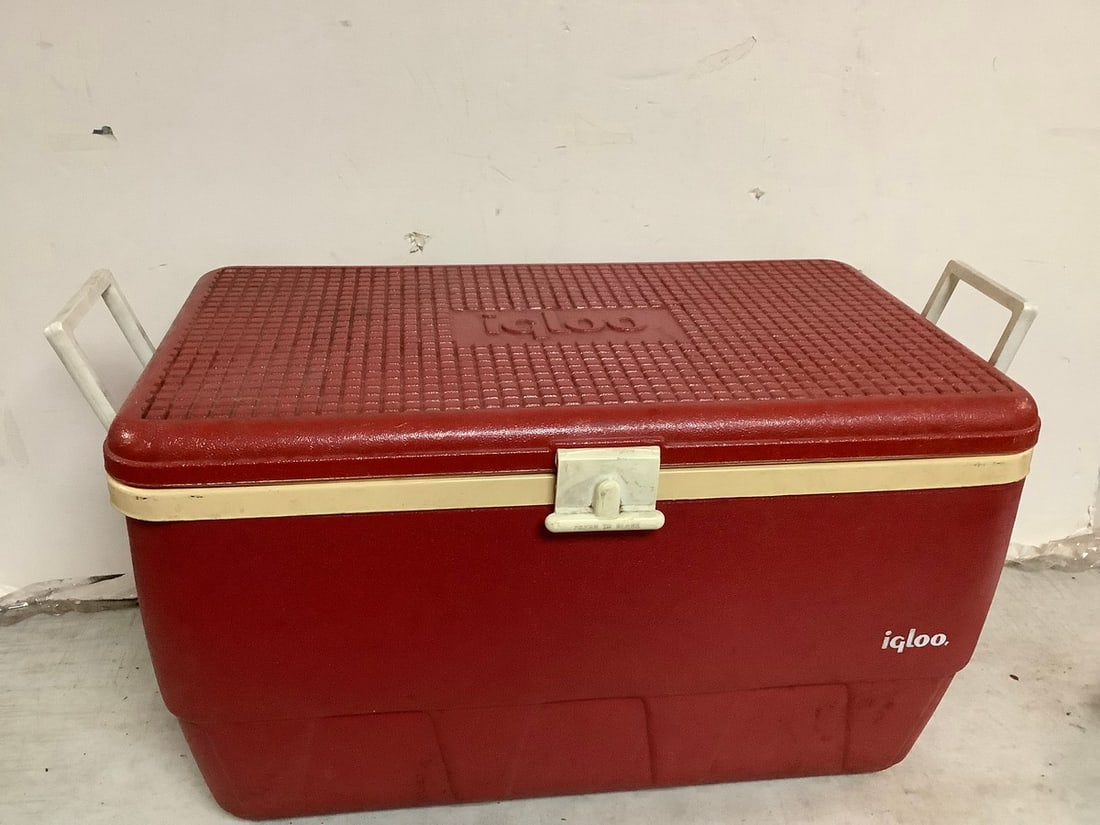 Red Igloo cooler(14in.x24in.x14in.) (1 of 1)