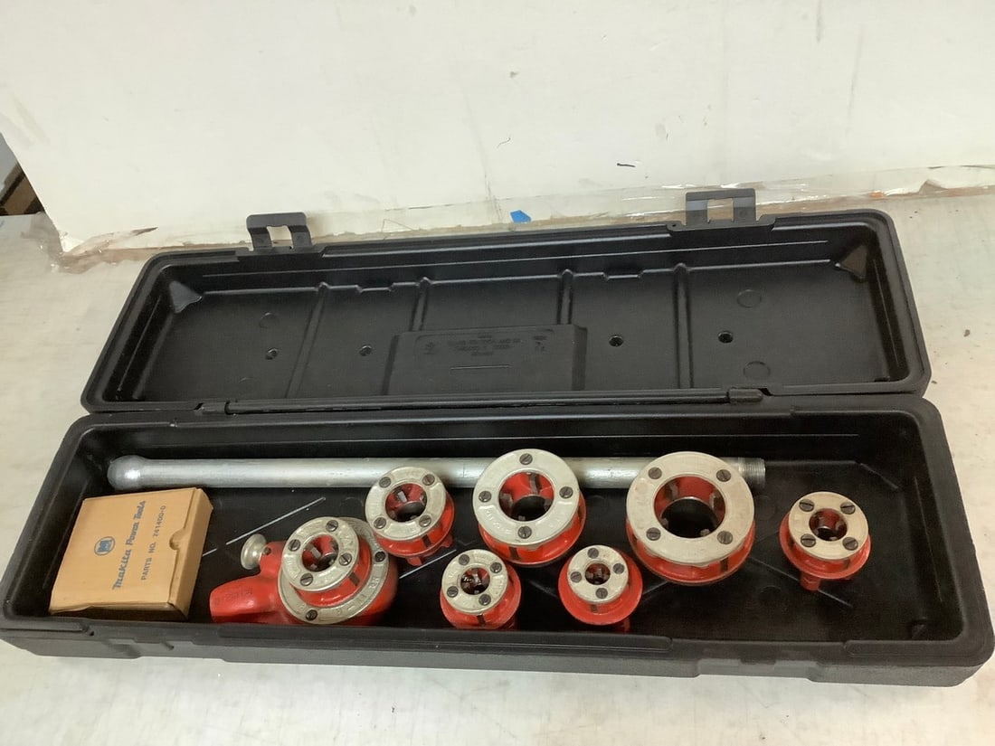Lot of Ridgid pipe threader (1 of 1)
