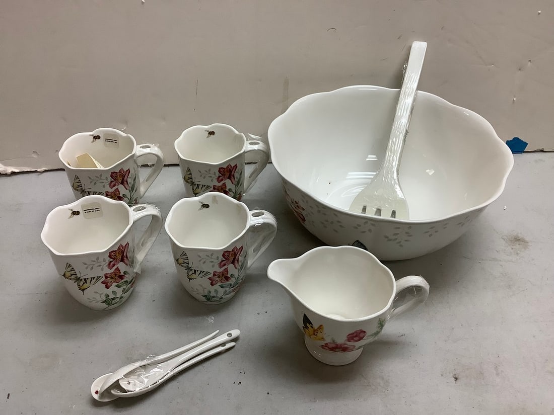 Lot of Lenox Buttefly Meadow set (bowl-5in.tall, 11in.long, cups, gravy boat, and more ): Lot of Lenox Buttefly Meadow set (bowl-5in.tall, 11in.long, cups, gravy boat, and more )