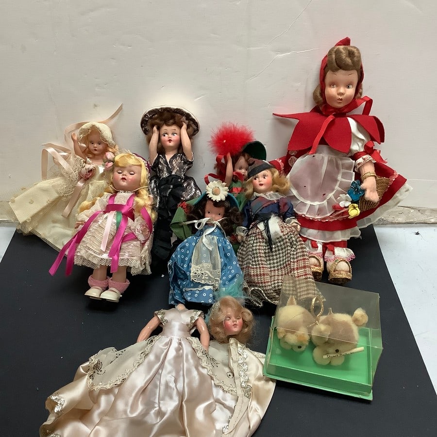 Lot of Vintage dolls (Bruea made in Florence, Ginny, and Vouge) (1 of 1)