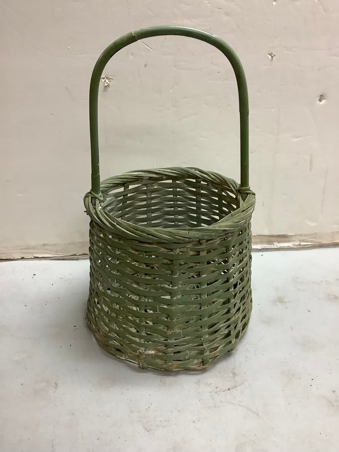 Wicker basket 18in tall: Wicker basket 18in tall