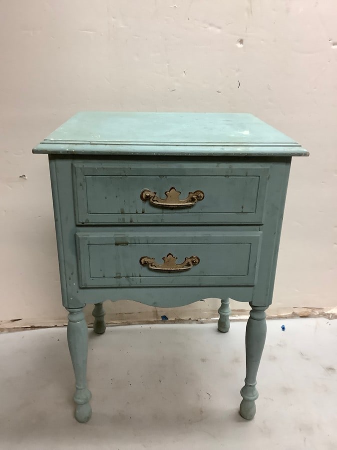 Wooden nightstand 18in X 15in X25.5 in: Wooden nightstand 18in X 15in X25.5 in