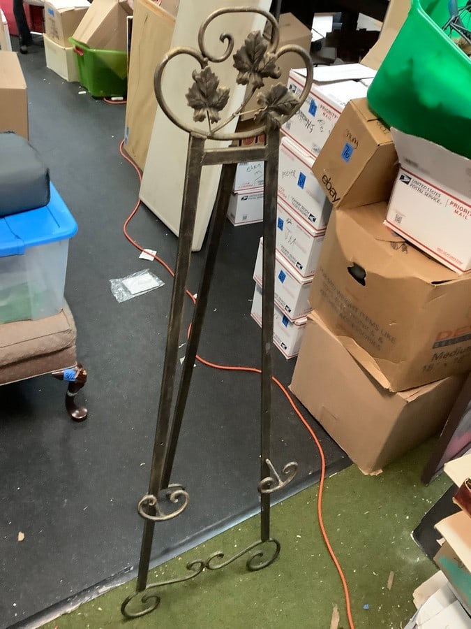 Metal Essel 59in tall: Metal Essel 59in tall