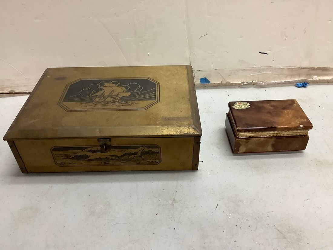 Lot of cases (Genuine Alabaster hand carved Italy) Biggest 10.3 in X 3in (1 of 1)