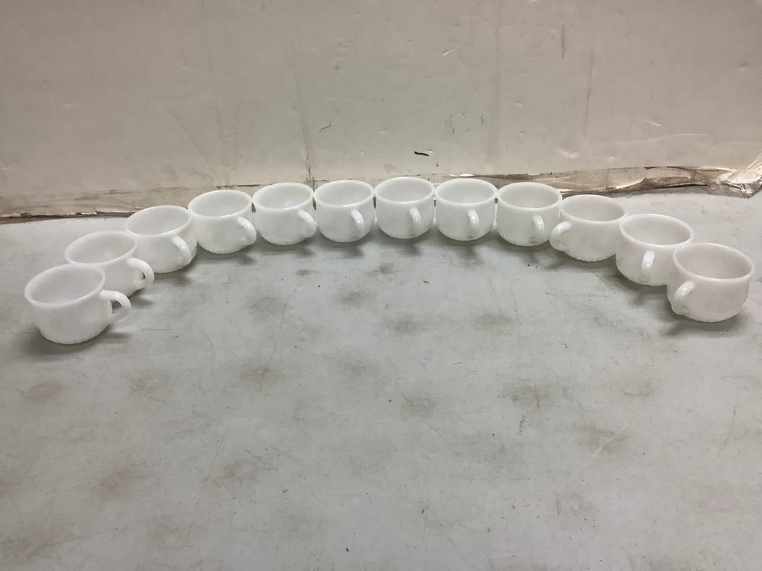 Lot of Milk Glass Cups (2.25 in tall): Lot of Milk Glass Cups (2.25 in tall)