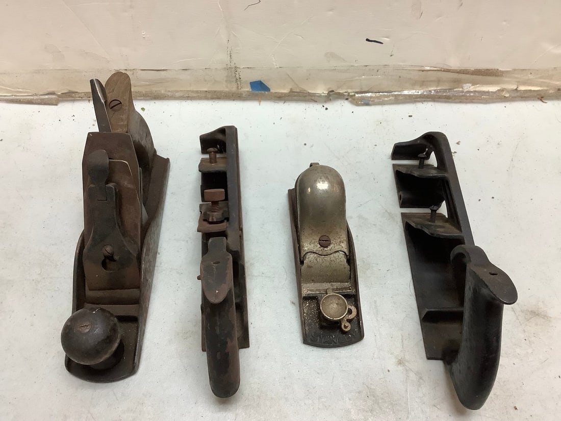 Lot of mini metal wood planes: Lot of mini metal wood planes