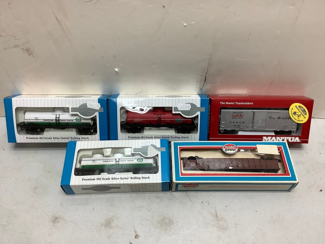 Lot of vintage train models(Mantua, Bachmann Silver series, and more) (1 of 1)