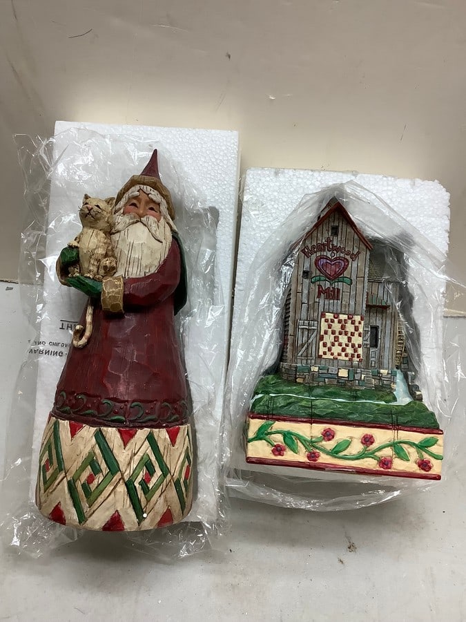 Lot of Christmas collectibles(Jim Shore and Heartwood Creek): Lot of Christmas collectibles(Jim Shore and Heartwood Creek)