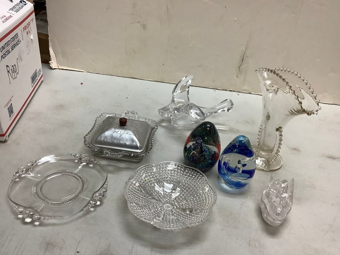Lot of hobnail glass bowl and other glass items 8.5 in tallest: Lot of hobnail glass bowl and other glass items 8.5 in tallest