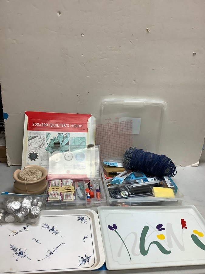 Lot of 200x200 quilters hoop, yarn, various art supplies, serving trays, and more: Lot of 200x200 quilters hoop, yarn, various art supplies, serving trays, and more