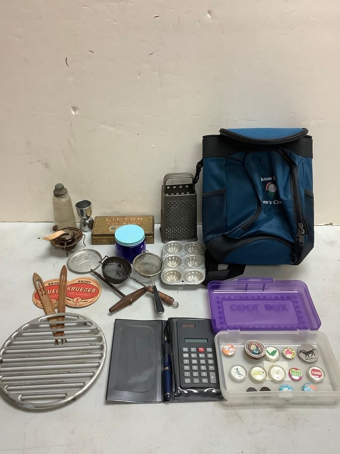 Lot of Shaun Hick's Men's Club golf bag, vintage Lipton tea bags container, vintage cheese grater,: Lot of Shaun Hick's Men's Club golf bag, vintage Lipton tea bags container, vintage cheese grater, and more