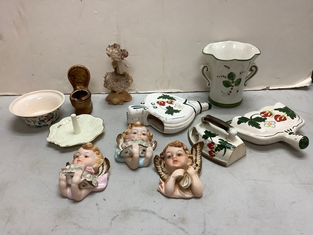 Lot of decorative wall hanging/other ceramics(Tilso, Fern, and more-tallest (6in.): Lot of decorative wall hanging/other ceramics(Tilso, Fern, and more-tallest (6in.)