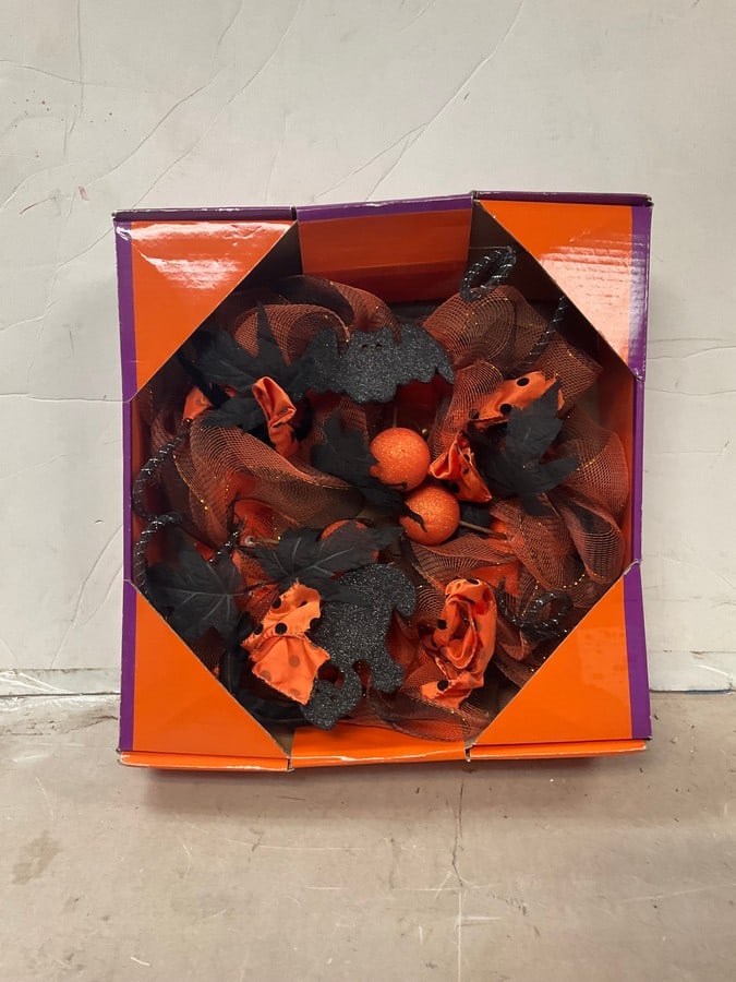 Lot of Halloween wreath 20in: Lot of Halloween wreath 20in